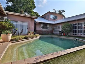 8 Bed House in White River
