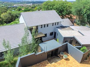 4 Bed House in Groenkloof