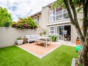 3 Bed House in Harfield Village