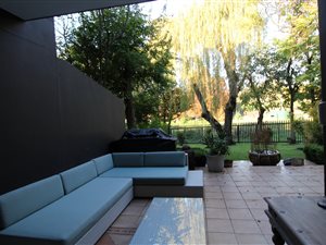 2 Bed Duplex in Bordeaux