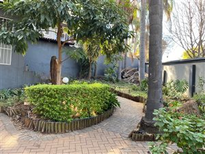 6 Bed House in Val de Grace