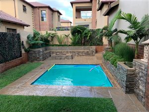 3 Bed House in Ruimsig Country Estate