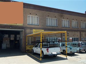 700 m² Industrial space in Delville
