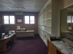 1776 m² Office Space in Briardene