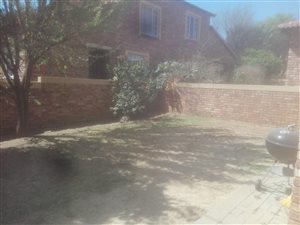 4 Bed Townhouse in Allens Nek