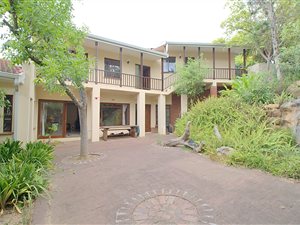 4 Bed House in Helderrand