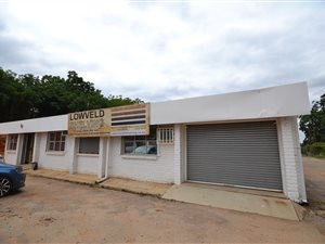 1500 m² Commercial space in White River