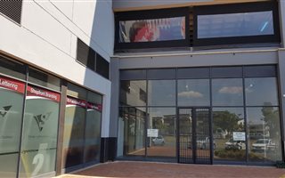 317 m² Retail Space in Greenstone Hill