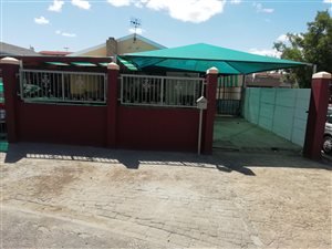 3 Bed House in Scottsdene