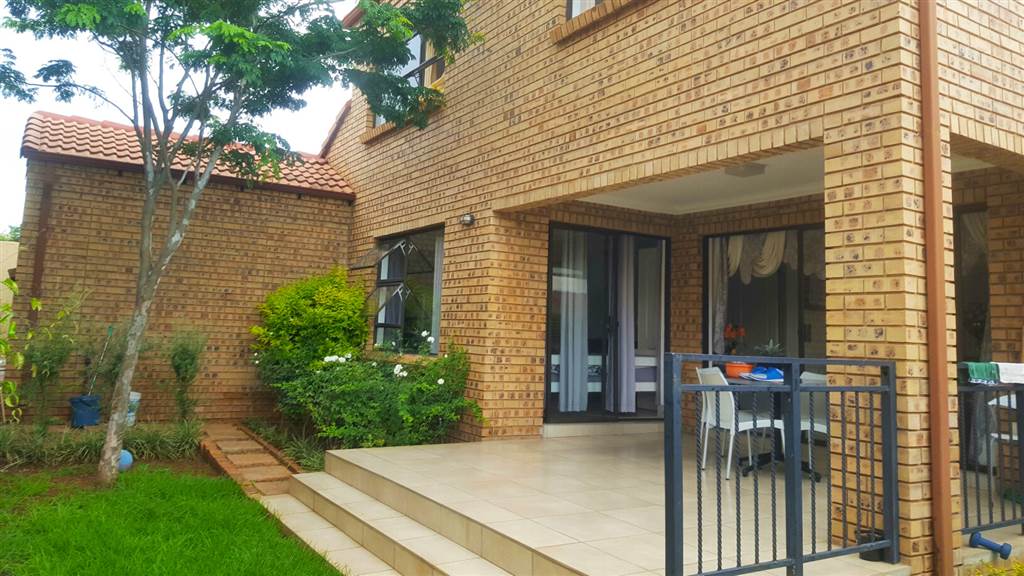 4 Bed Townhouse To Rent In Centurion Golf Estate Rr2550530