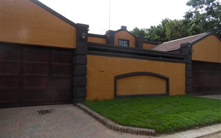 6 Bedroom House in Jan Cilliers Park