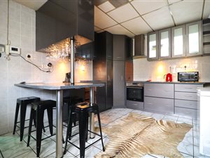 3 Bed Duplex in Kensington