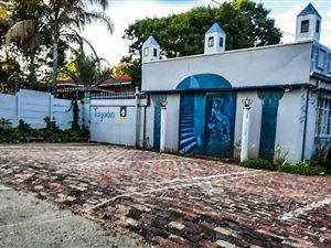 6 Bed House in Colbyn