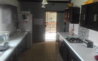 3 Bedroom House in Estera