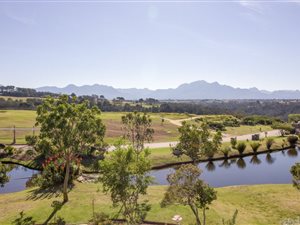 1 Bed Apartment in Oubaai and surrounds