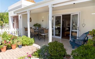 2 Bedroom House in Hunters Estate