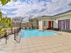 2 Bed Flat in Summerset