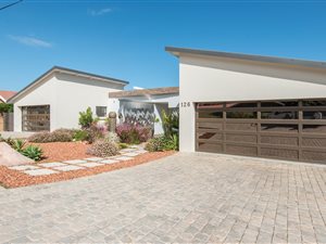 3 Bed House in Reebok