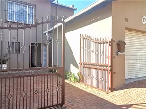 3 Bed Apartment in Malanshof