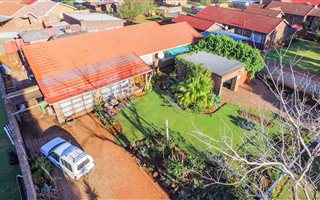 3 Bedroom House in Dennesig