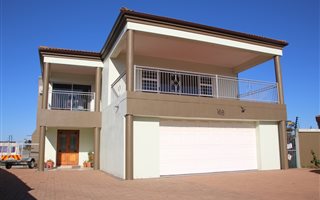 3 Bedroom House in Port Owen