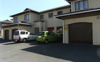 3 Bedroom Townhouse in Arboretum
