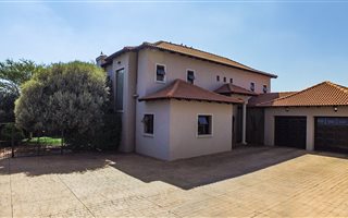 3 Bedroom House in Glen Erasmia