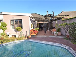 2 Bed House in Harfield Village