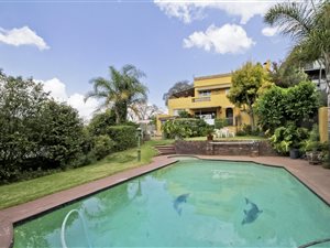 4 Bed House in Kensington