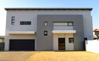 3 Bedroom House in The Meadows