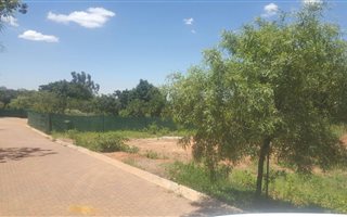 1740 m² Land available in Waterkloof Park