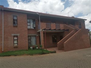 3 Bed Apartment in Ruimsig