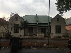 6 Bed House in Bezuidenhout Valley