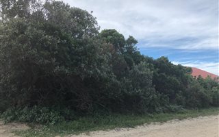 808 m² Land available in Cannon Rocks