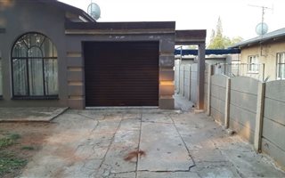 3 Bedroom House in Vanderbijlpark CW2