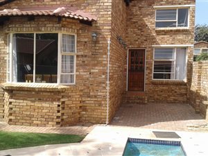 3 Bed Townhouse in Radiokop