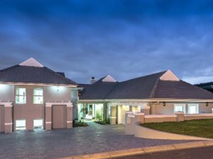 5 Bed House in Zevenwacht Country Estate
