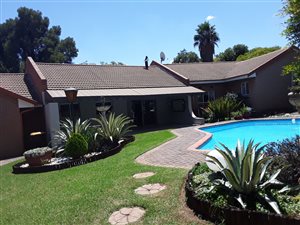 5 Bed House in Three Rivers East