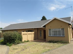4 Bed House in Brackenhurst