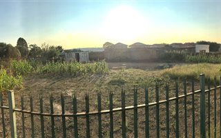 1068 m² Land available in Elandshoek