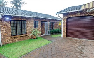 3 Bedroom Townhouse in Veld En Vlei