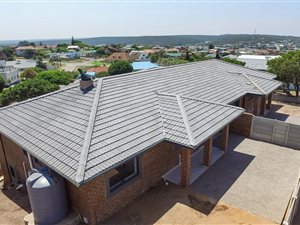 3 Bedroom Duet in Stilbaai