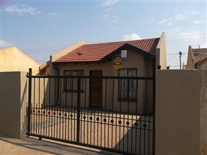 2 Bedroom House in Ebony Park