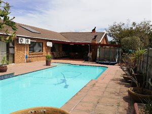4 Bed House in Rouxville