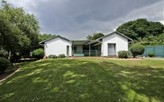 4 Bedroom House in Cresta