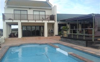 9 Bedroom House in Long Acres