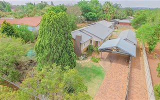 7 Bedroom House in Lyttelton Manor
