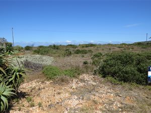 693 m² Land available in Stilbaai