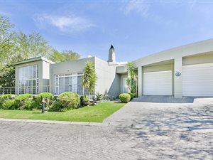 3 Bed House in Cedar Lakes