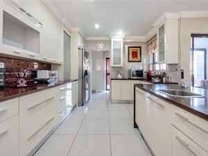 5 Bed House in Helderwyk Estate